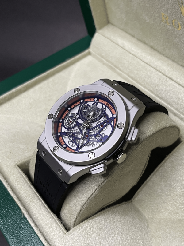 HUBLOT CLASSIC WATCH WITH LEATHER AND SILICON STRAP - Image 5